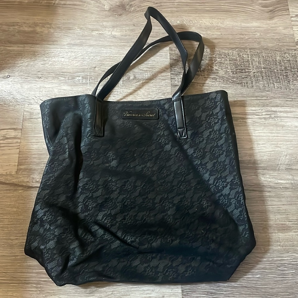 Victoria’s Secret black lace look floral shoulder bag